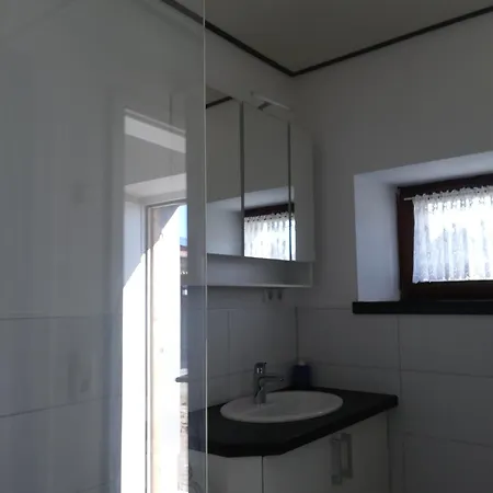 Bahnhofstrasse 48 B *